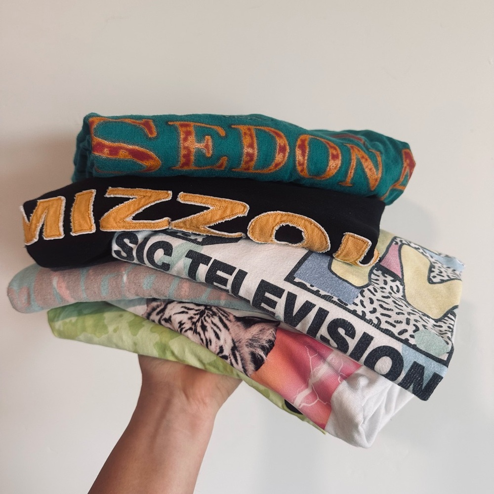 🪩 PRE-LOVED T-SHIRT MYSTERY BOX